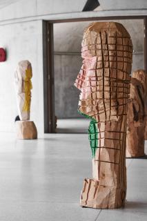 Vue exposition Sonder le mystère, L'Orangerie, Bastogne, 2022 Annabelle Hyvrier sculptures