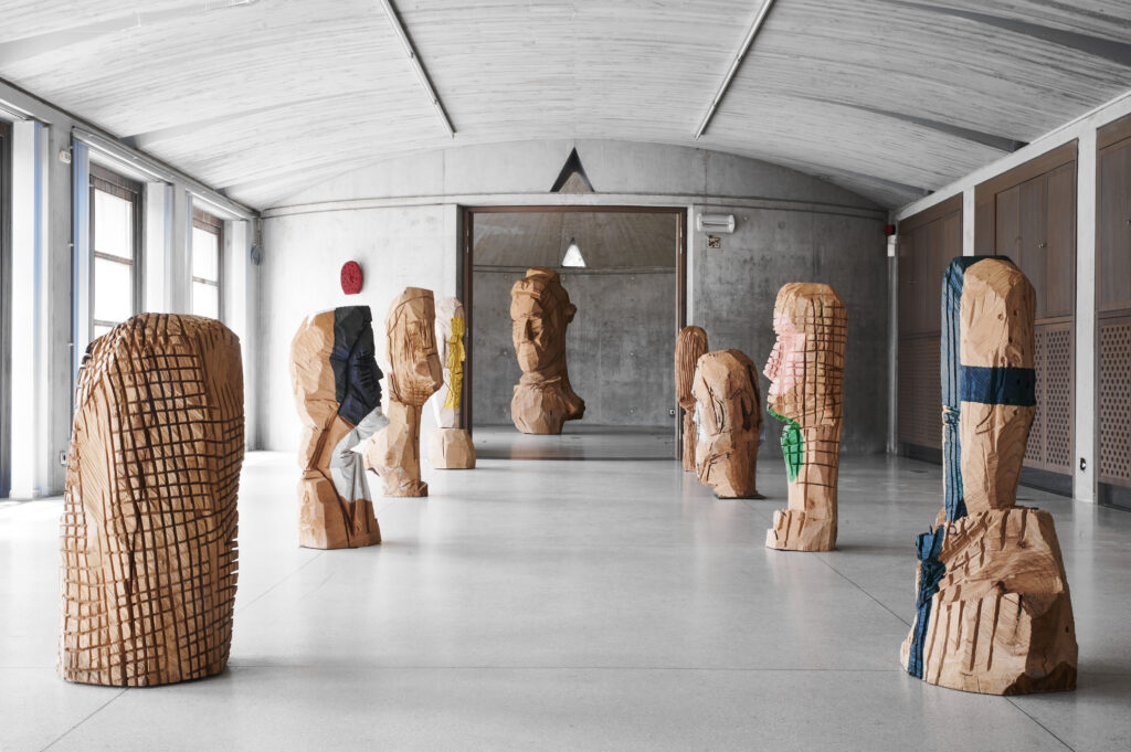 Vue exposition Sonder le mystère, L'Orangerie, Bastogne, 2022 Annabelle Hyvrier sculptures