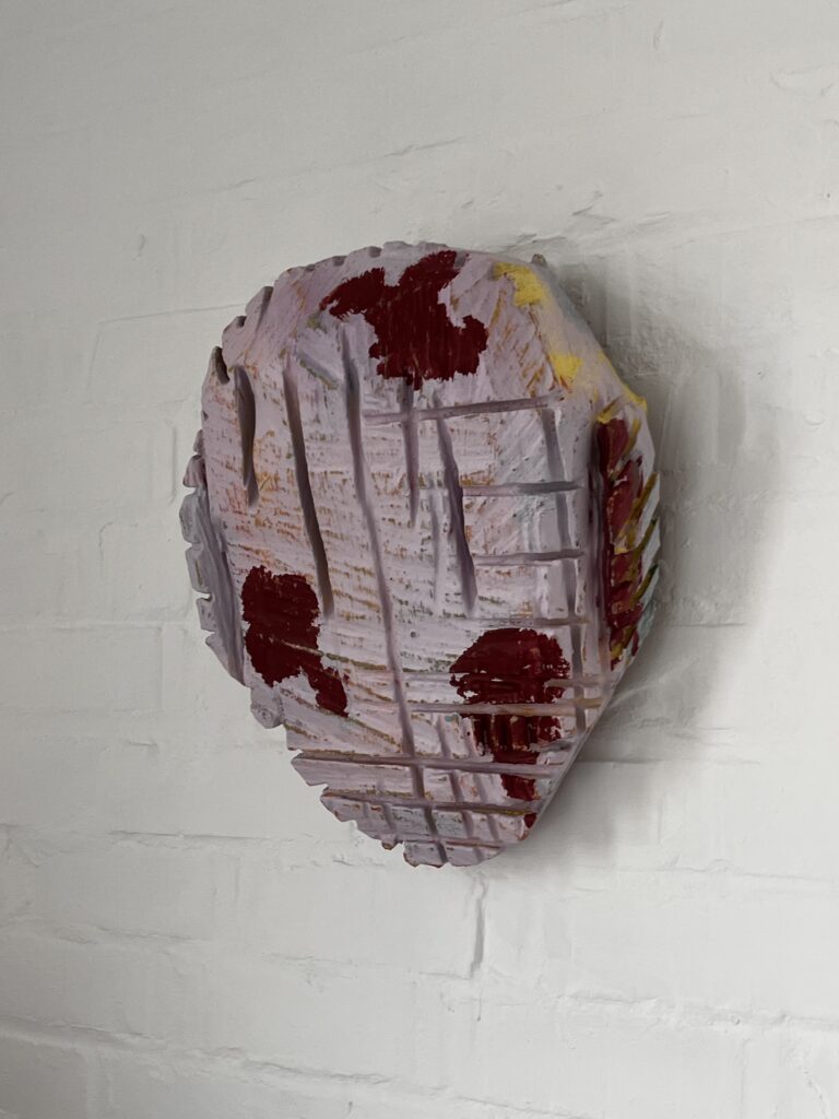 Sans titre , série les primitives, 2026, bois, peinture, acier.